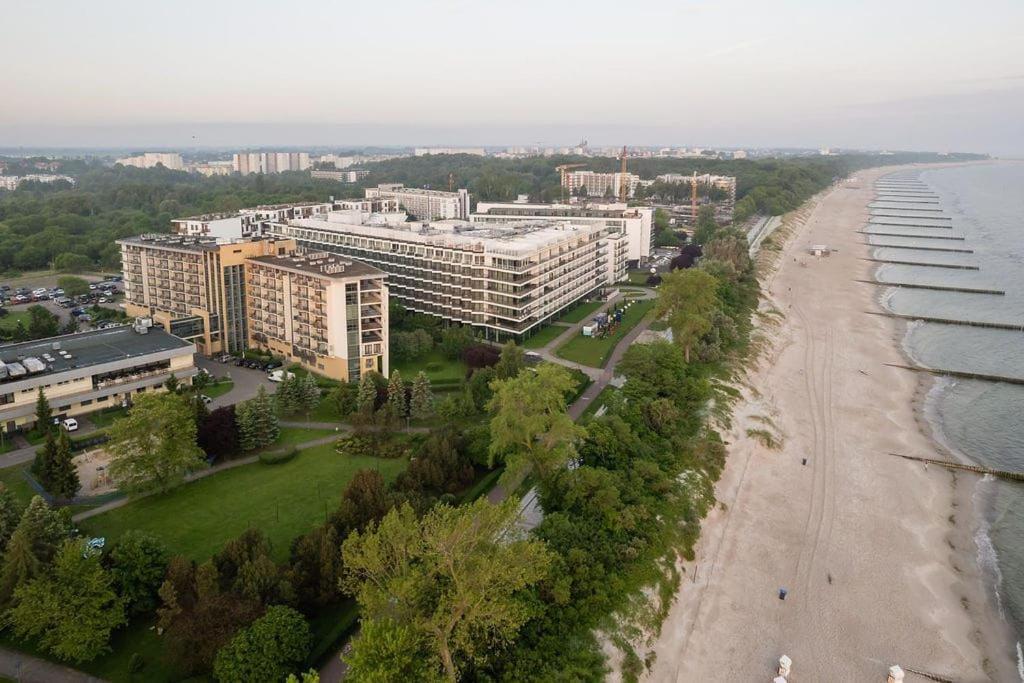Apartament Ania Z Widokiem Na Morze W Hotelu Arka Kolberg Exterior foto