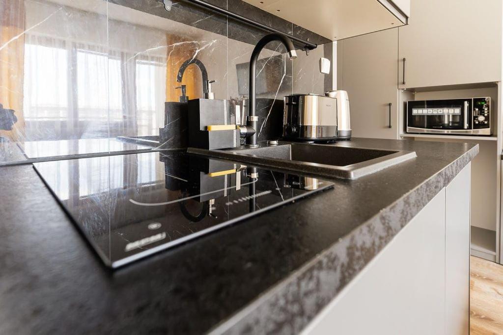 Apartament Ania Z Widokiem Na Morze W Hotelu Arka Kolberg Exterior foto